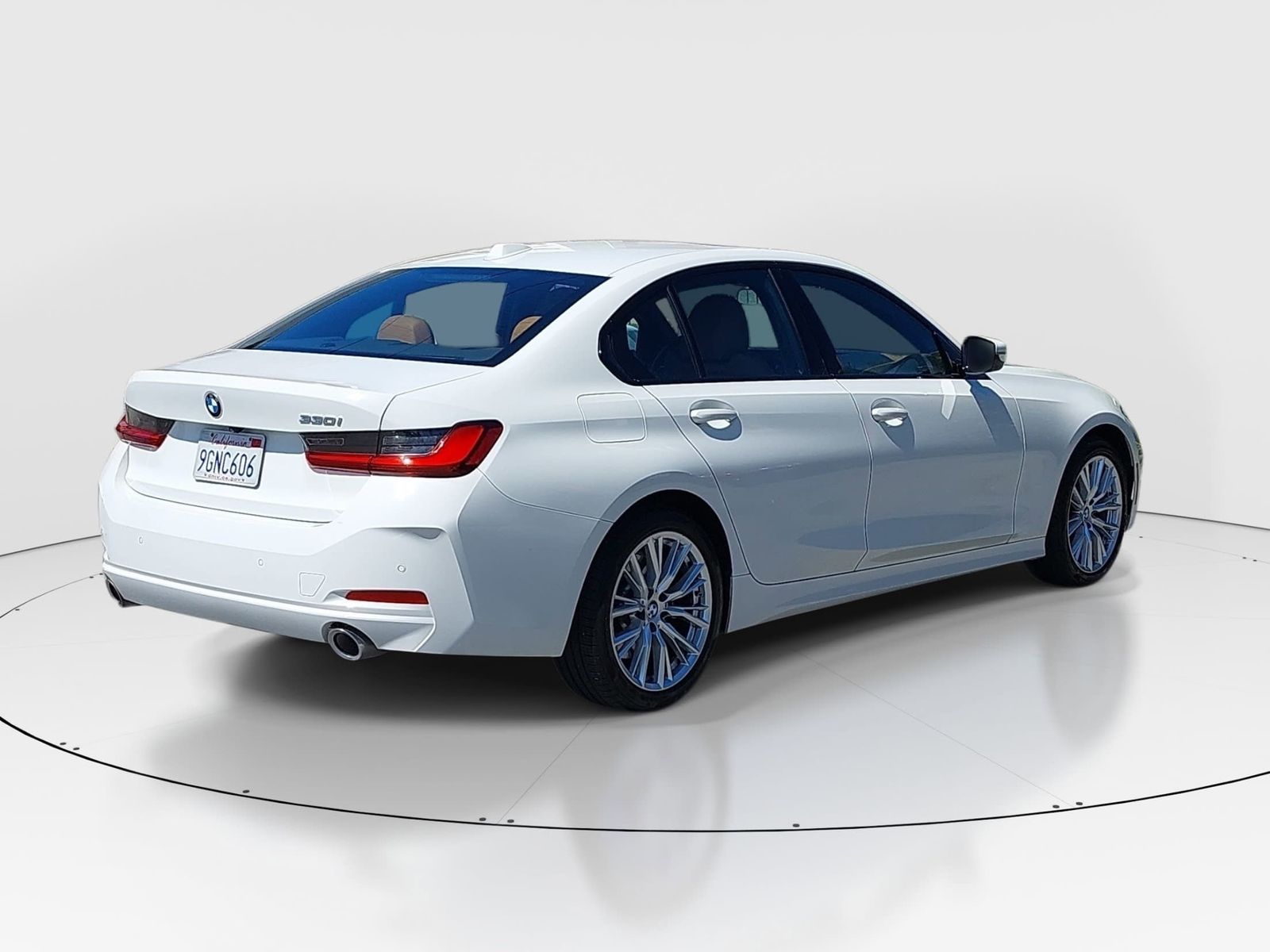2023 BMW 3 Series 330i photo 6