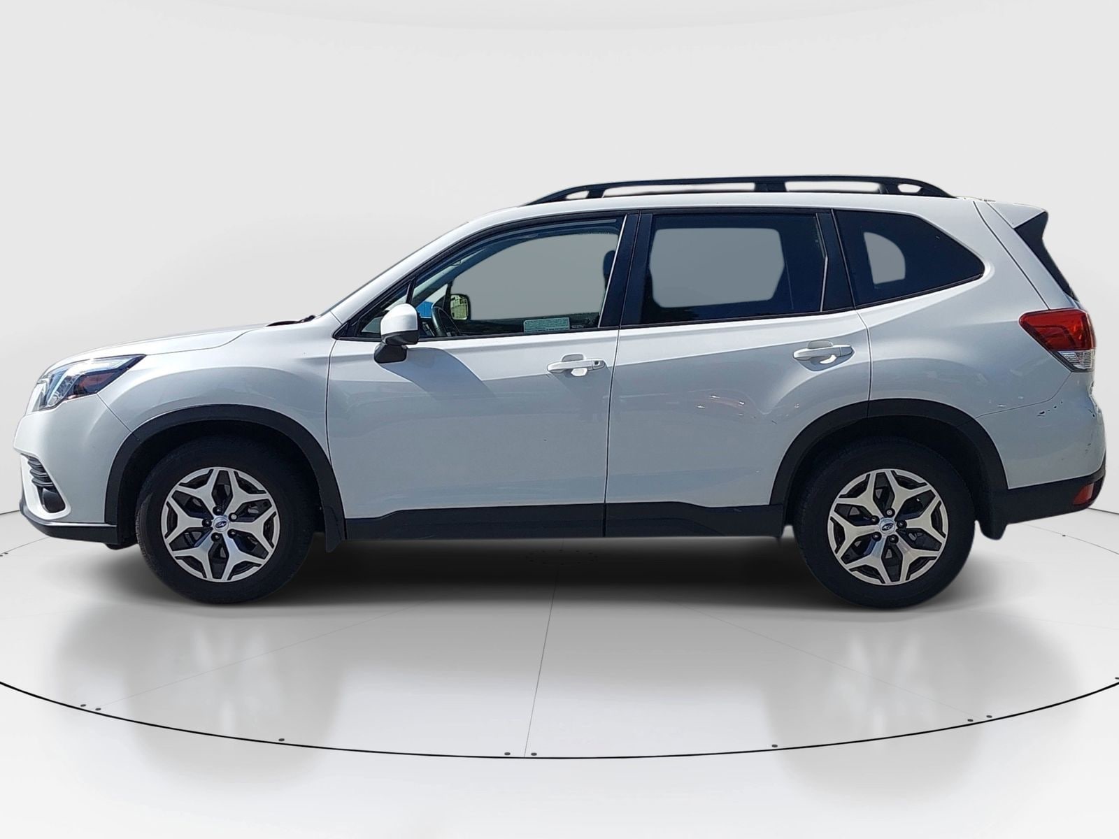 2023 Subaru Forester Premium photo 4