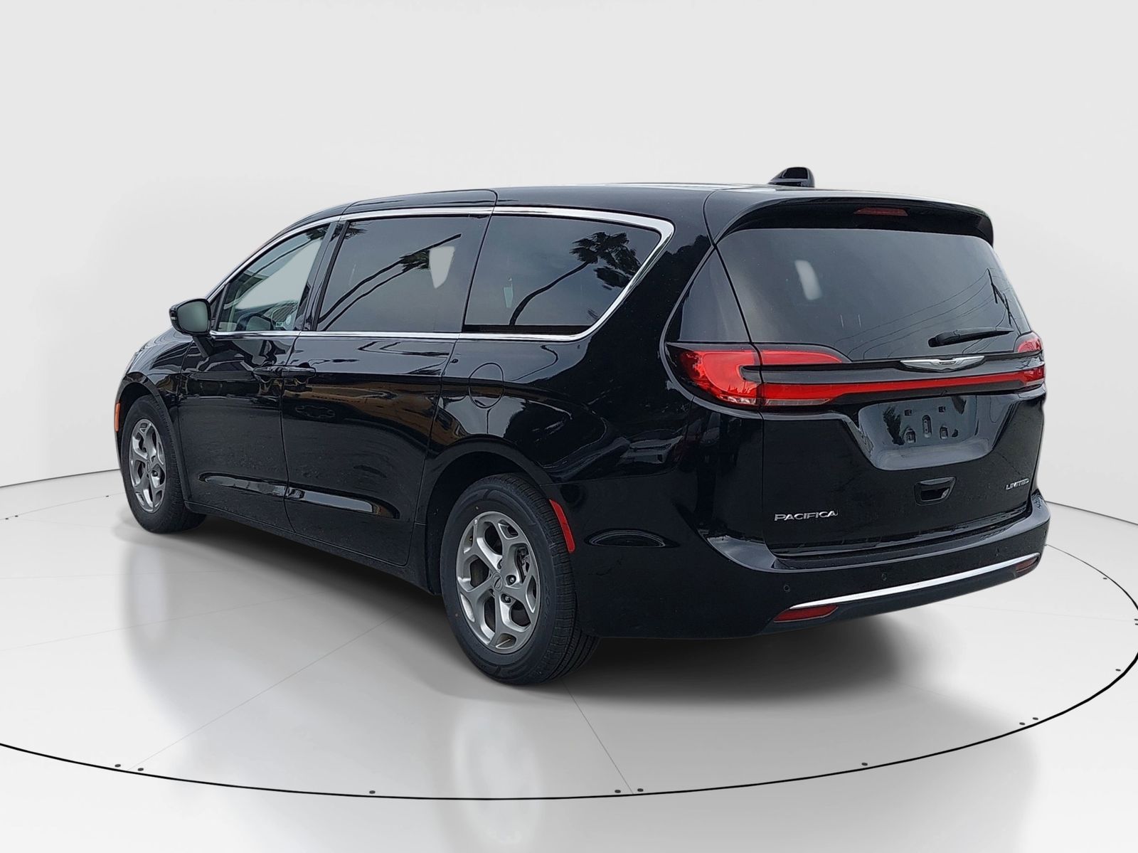 2024 Chrysler Pacifica Limited photo 5