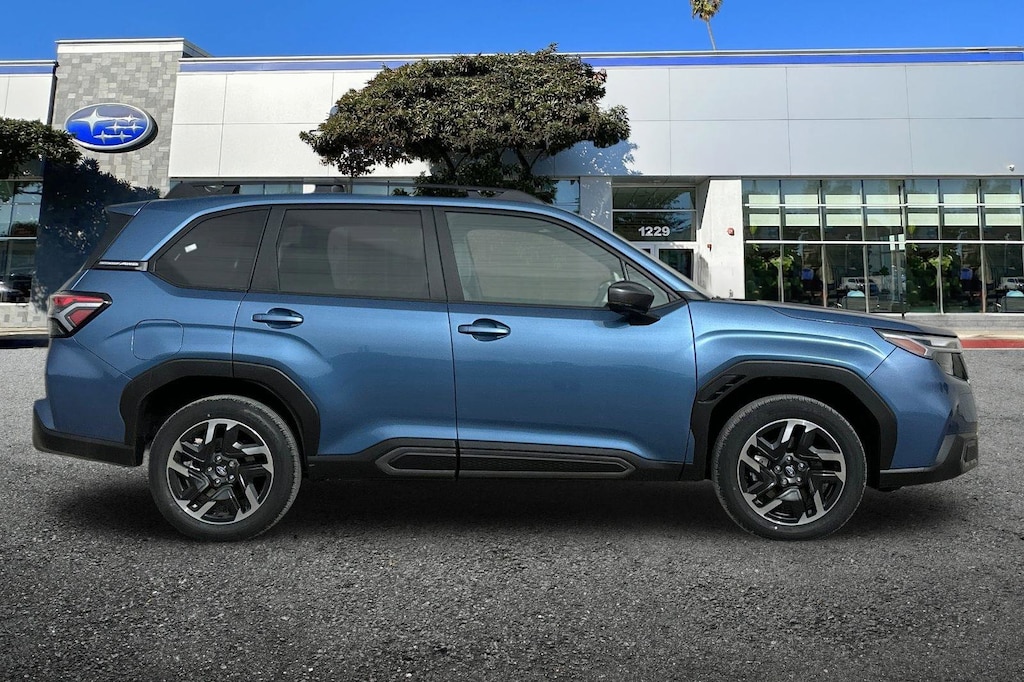 2025 Subaru Forester Limited photo 2