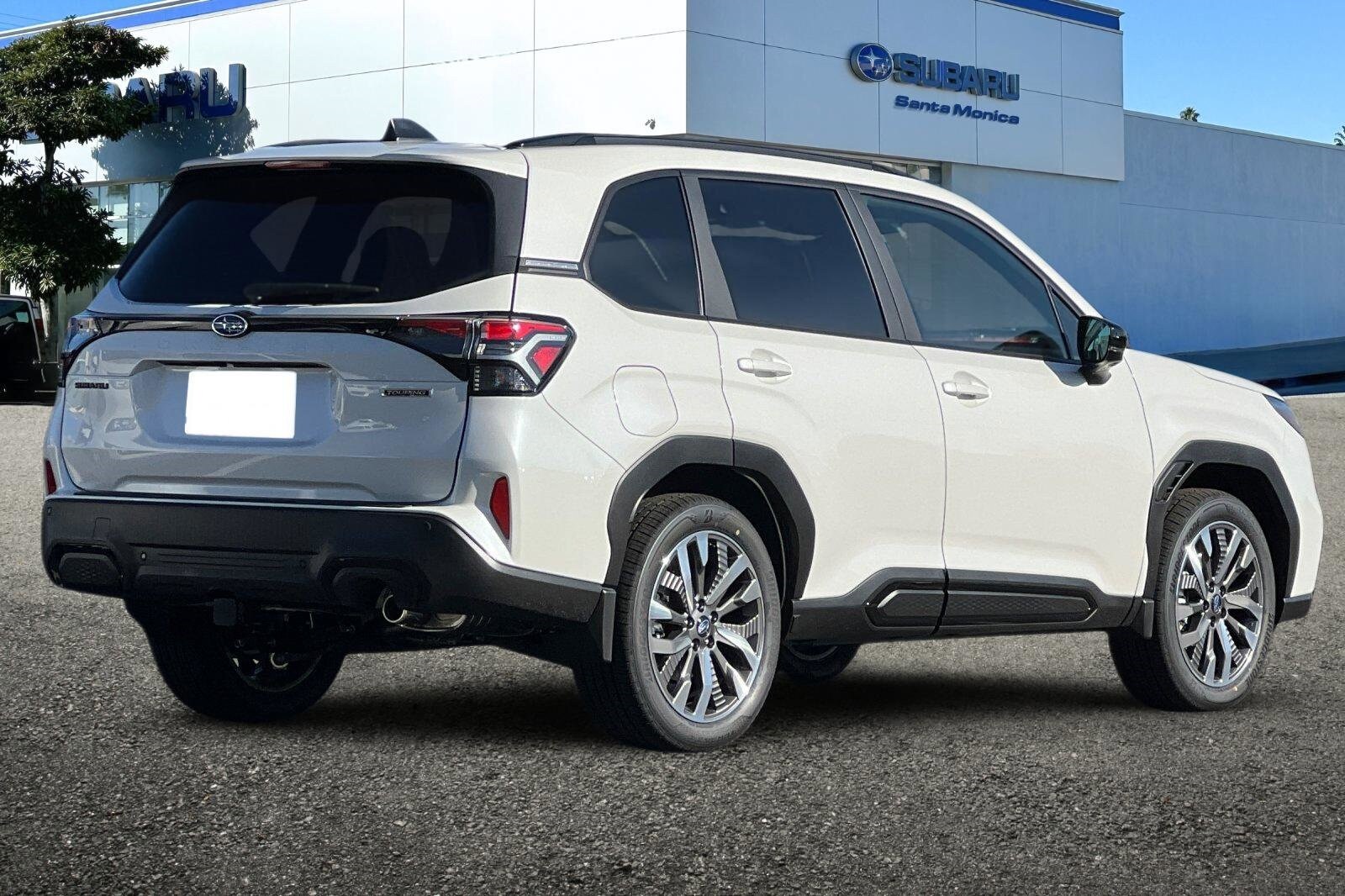 2025 Subaru Forester Touring photo 3