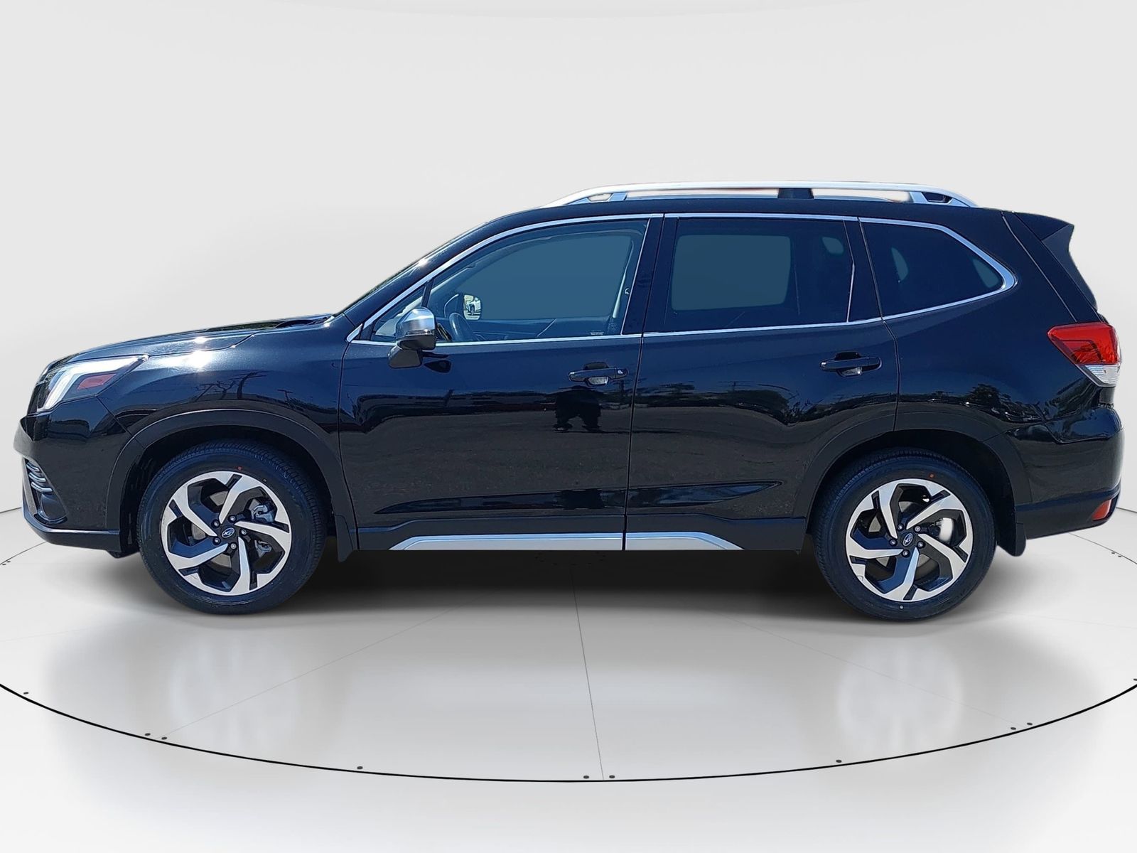 2022 Subaru Forester Touring photo 4