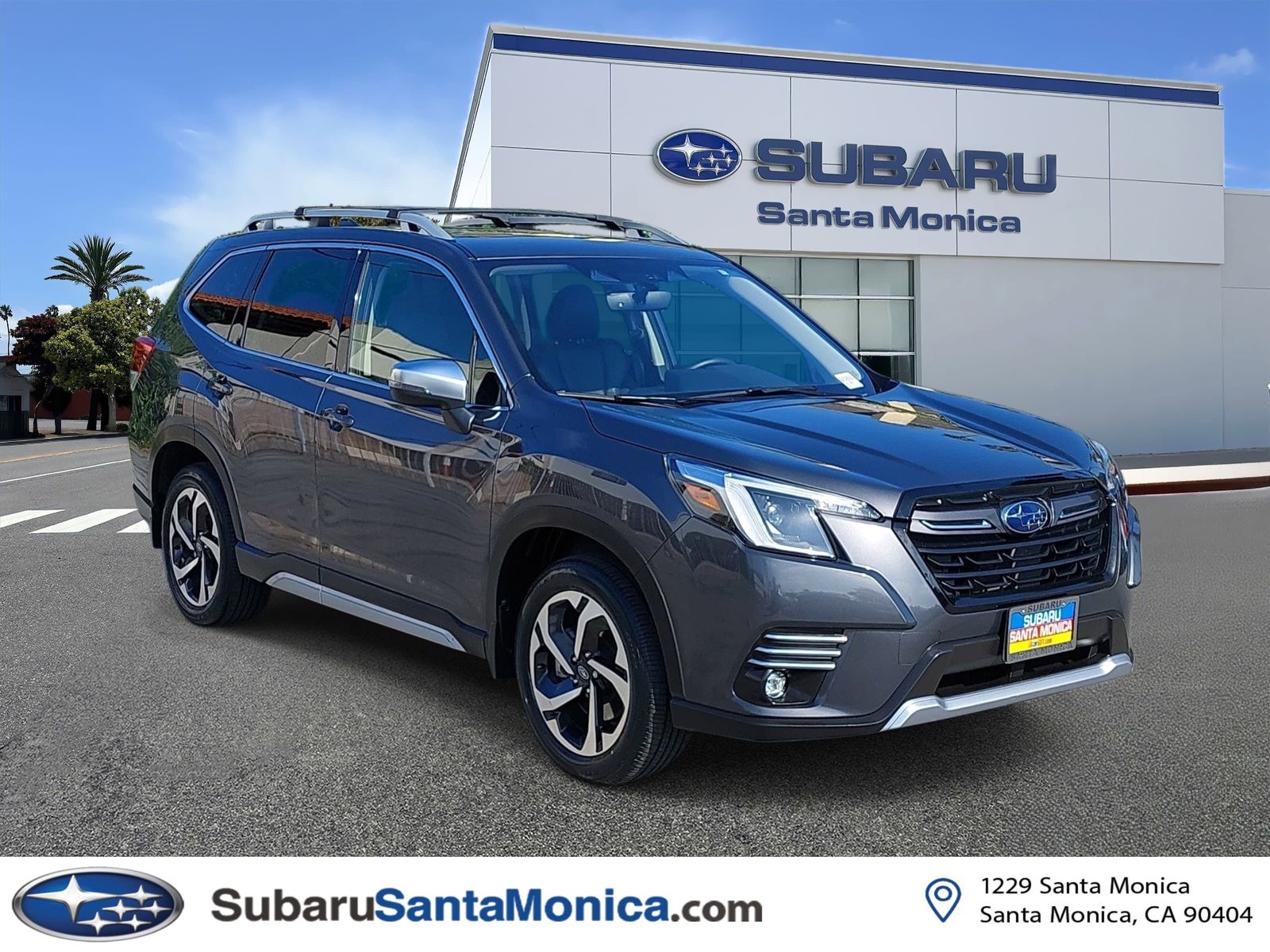 2023 Subaru Forester Touring photo 1