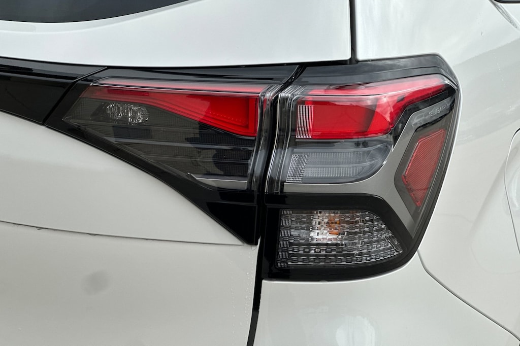 2025 Subaru Forester Premium photo 23