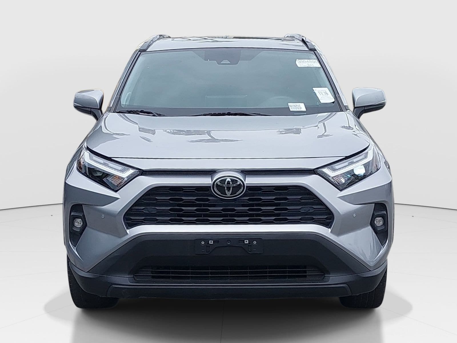 2022 Toyota RAV4 XLE Premium photo 2