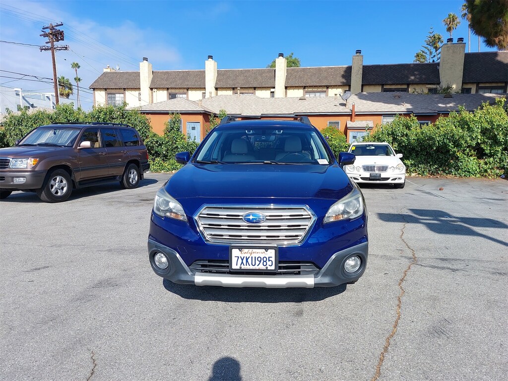 2017 Subaru Outback 3.6R Limited photo 2