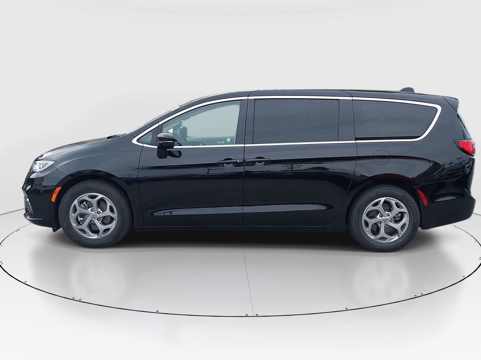 2024 Chrysler Pacifica Limited photo 4