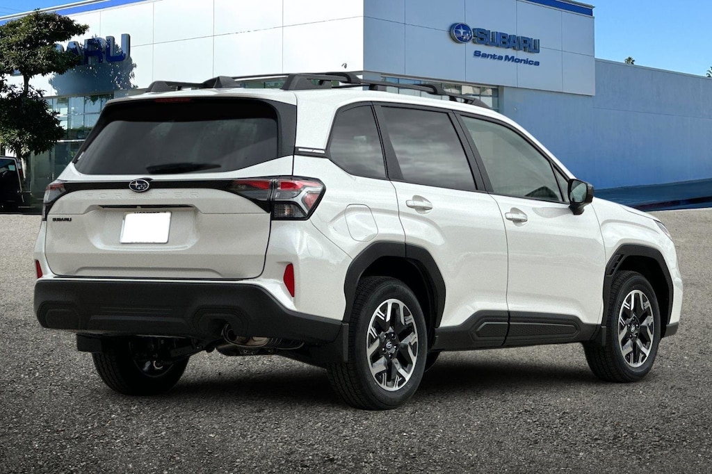 2025 Subaru Forester Premium photo 3