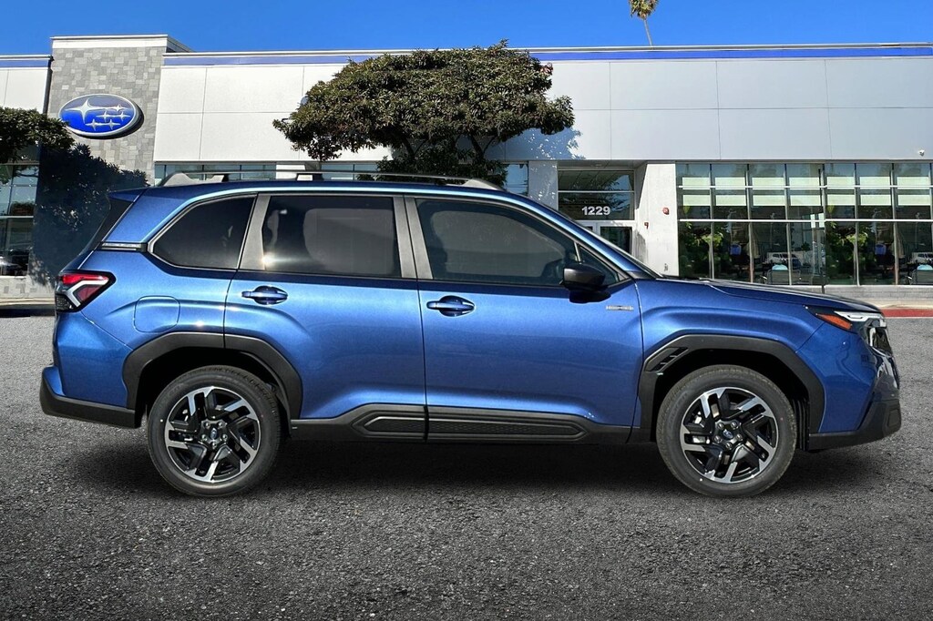 New 2025 Subaru Forester Hybrid Premium SUV