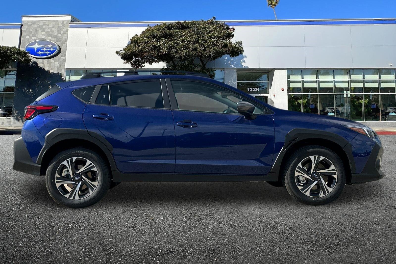 2025 Subaru Crosstrek Premium photo 2