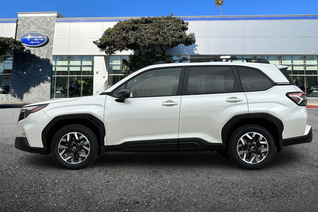 2025 Subaru Forester Premium photo 8