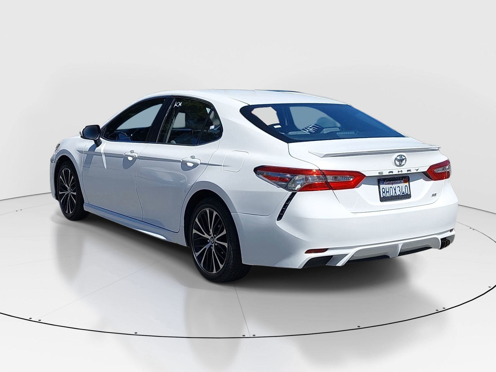 2018 Toyota Camry SE photo 5