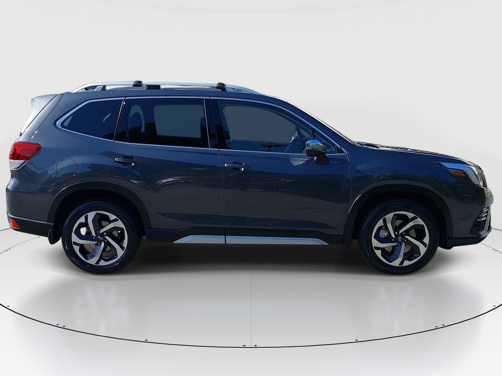 2023 Subaru Forester Touring photo 3