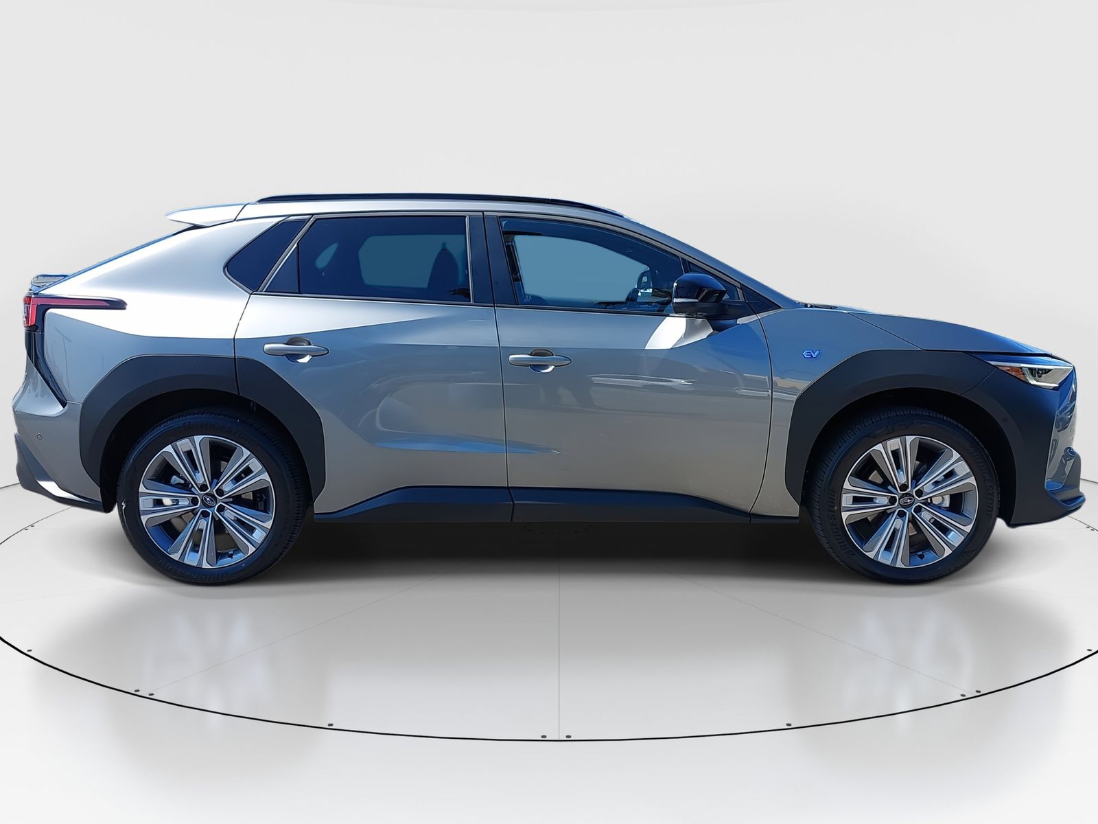 2025 Subaru Solterra Limited photo 3