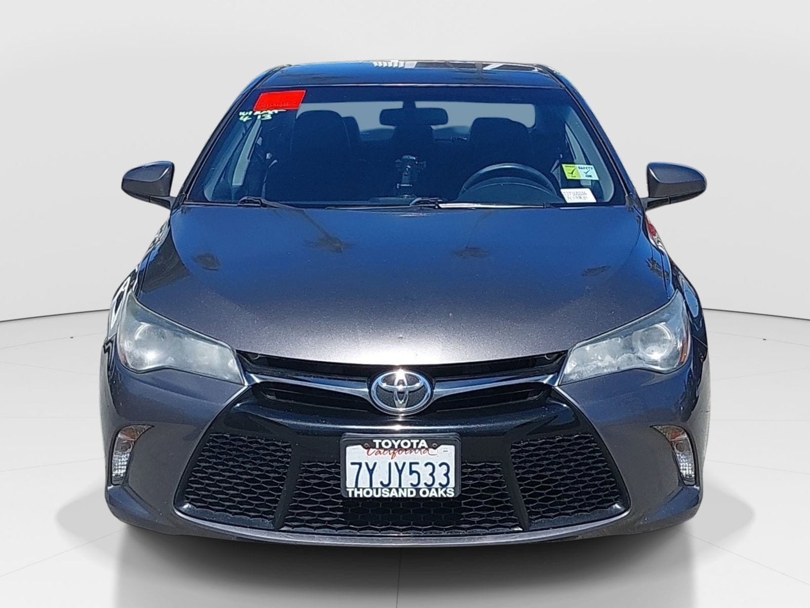 2017 Toyota Camry SE photo 2