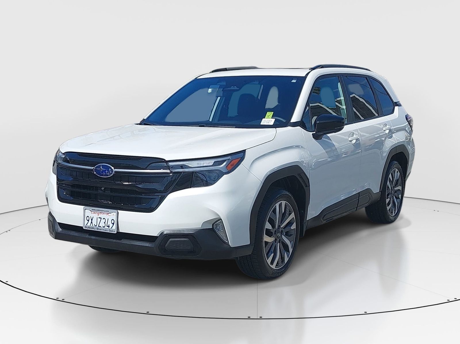 2025 Subaru Forester Touring photo 2