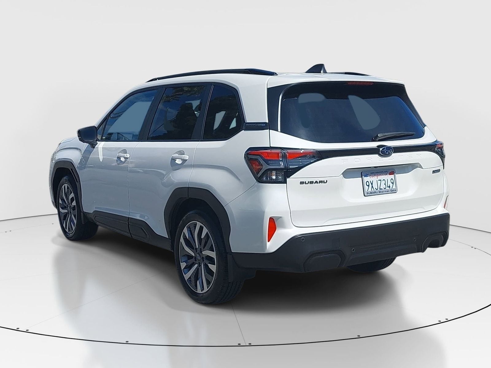 2025 Subaru Forester Touring photo 4