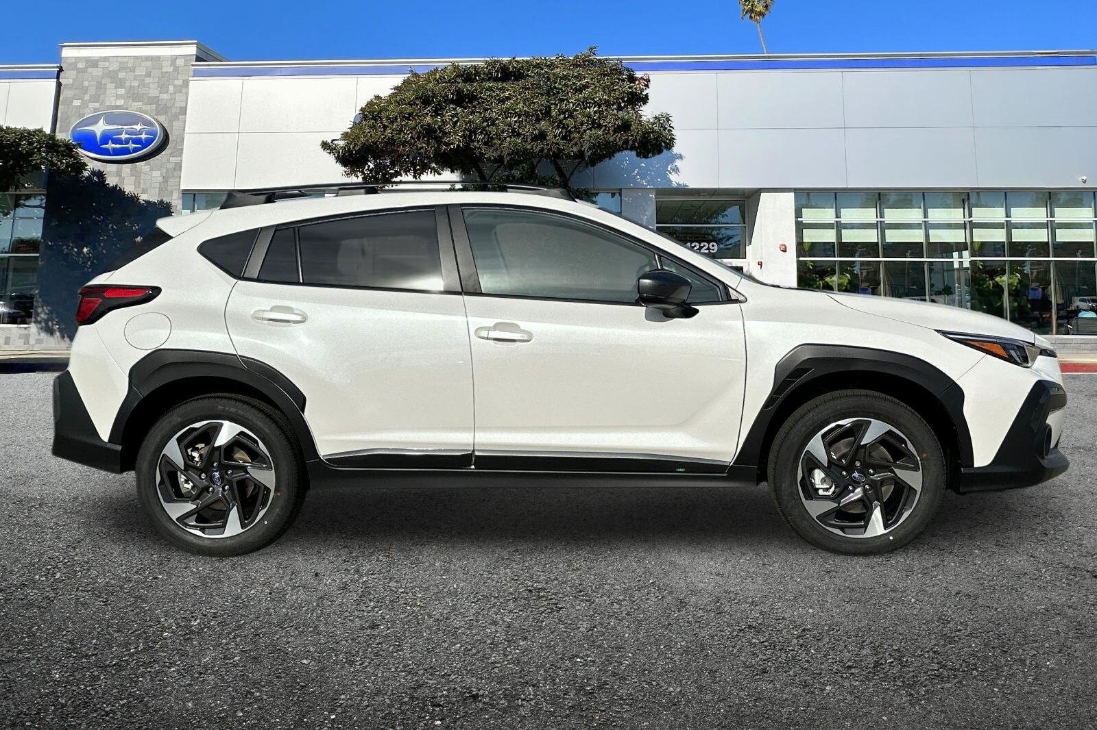 2025 Subaru Crosstrek Limited photo 2