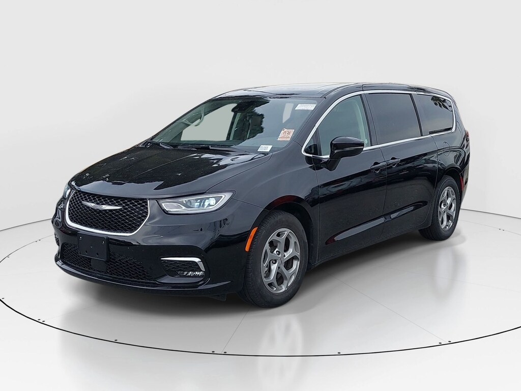 Used 2024 Chrysler Pacifica Limited Minivan/Van