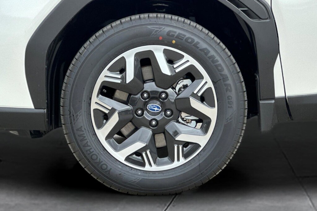 2025 Subaru Forester Premium photo 24
