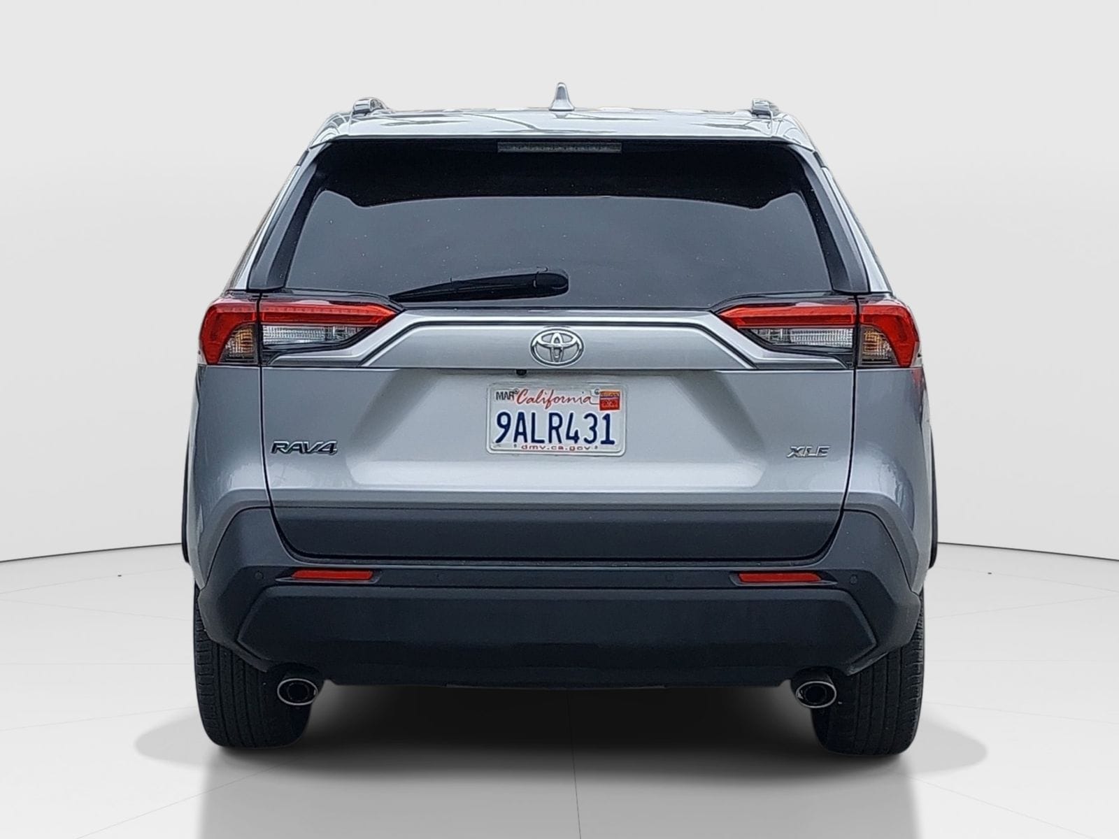 2022 Toyota RAV4 XLE Premium photo 6