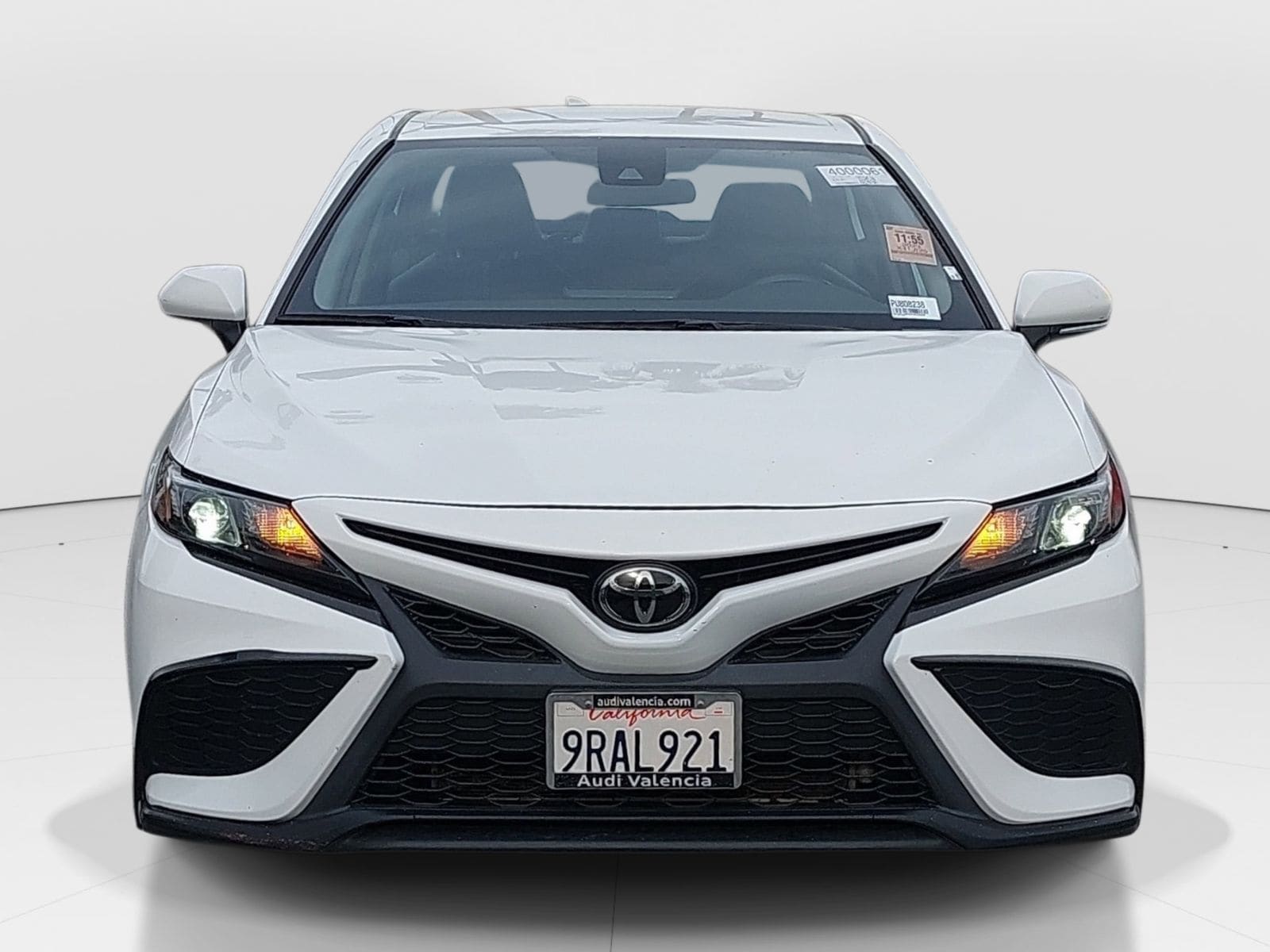 2023 Toyota Camry SE photo 2