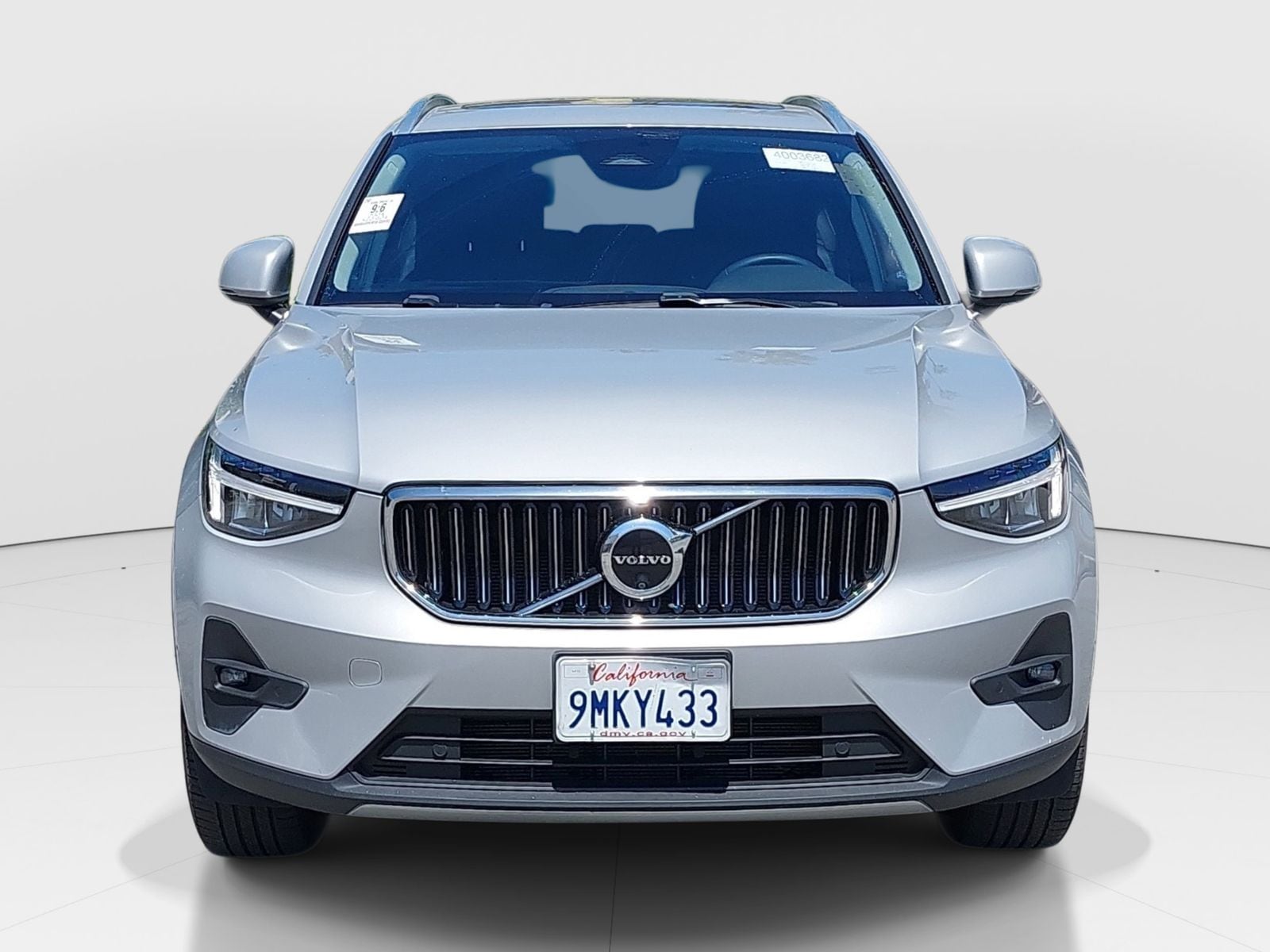2024 Volvo XC40 B5 Plus Bright Theme photo 2