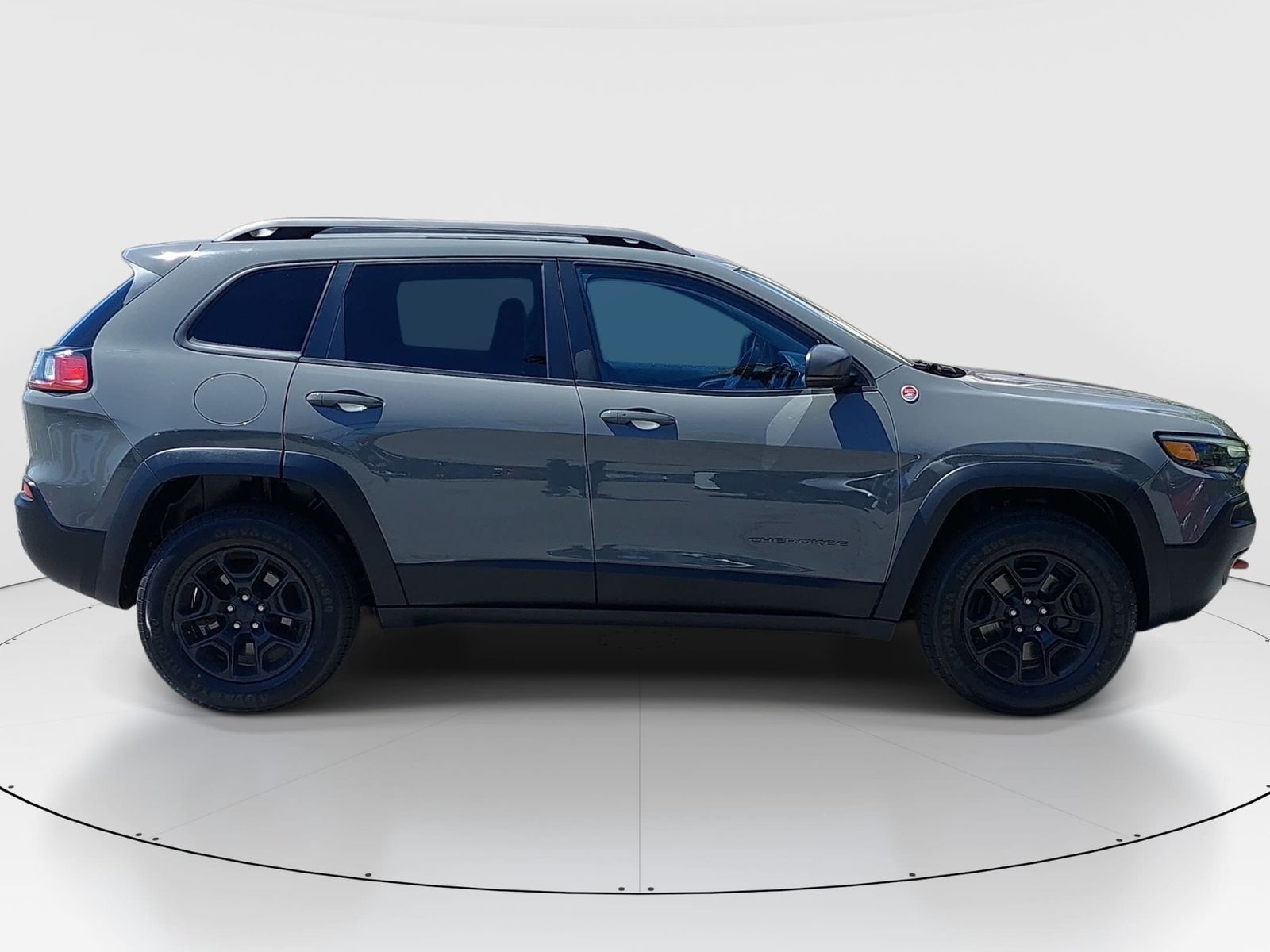 2019 Jeep Cherokee Trailhawk photo 3