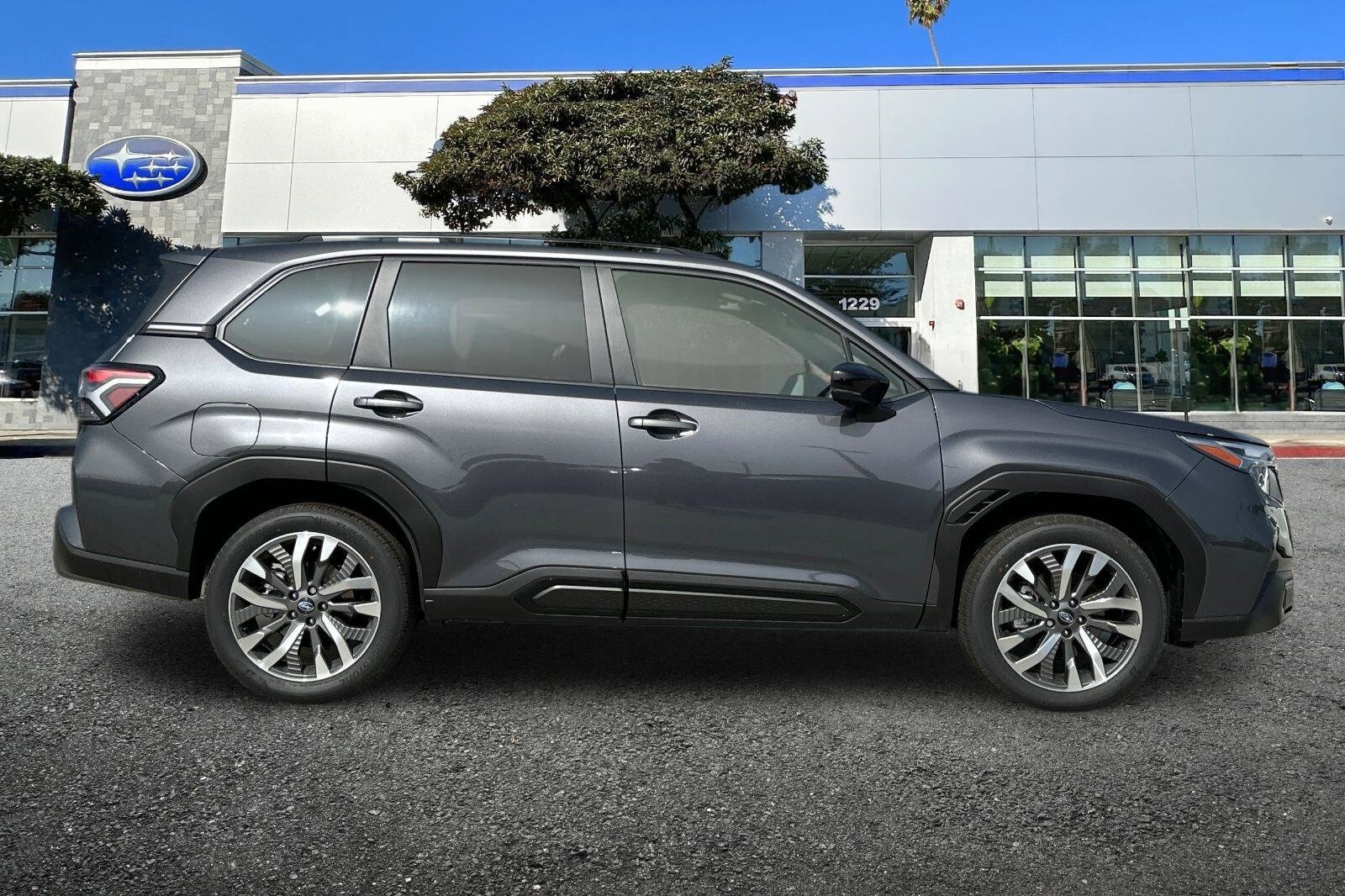 2025 Subaru Forester Touring photo 2