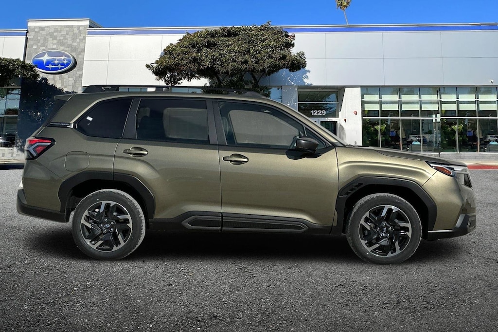 2025 Subaru Forester Limited photo 2