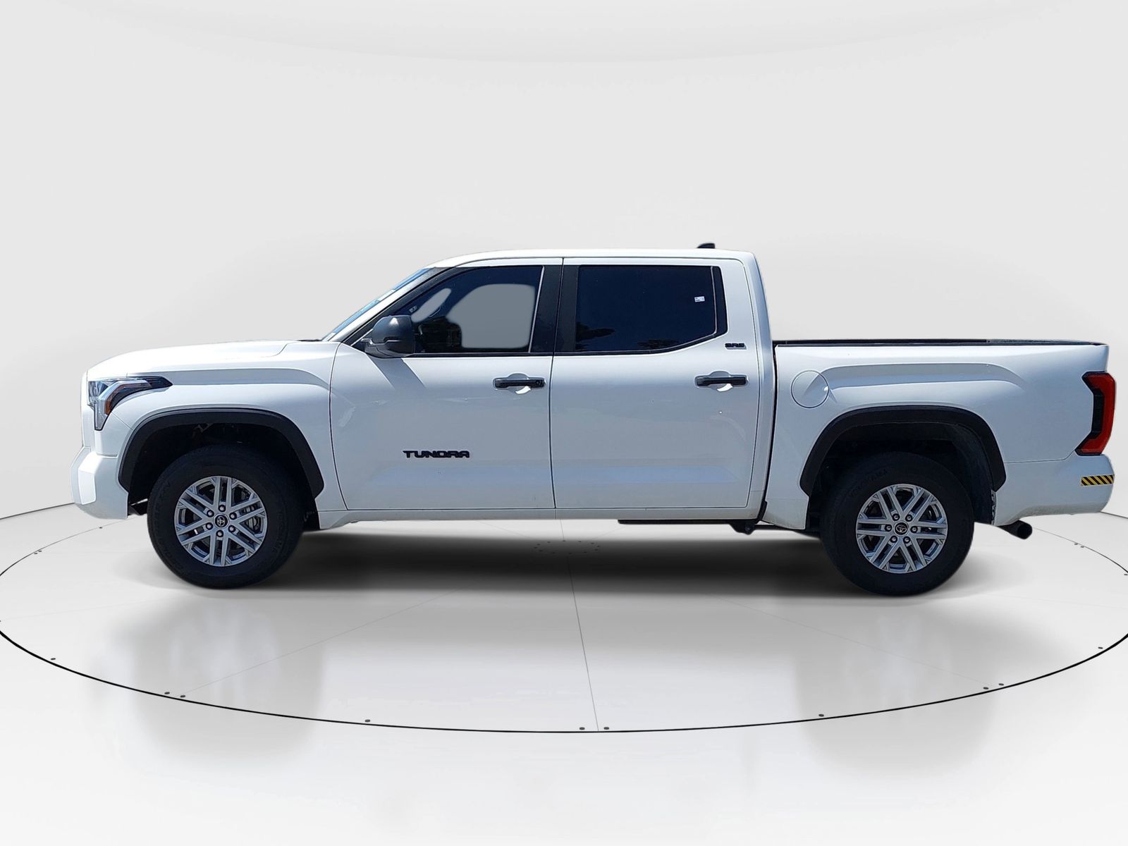 2024 Toyota Tundra SR5 photo 4