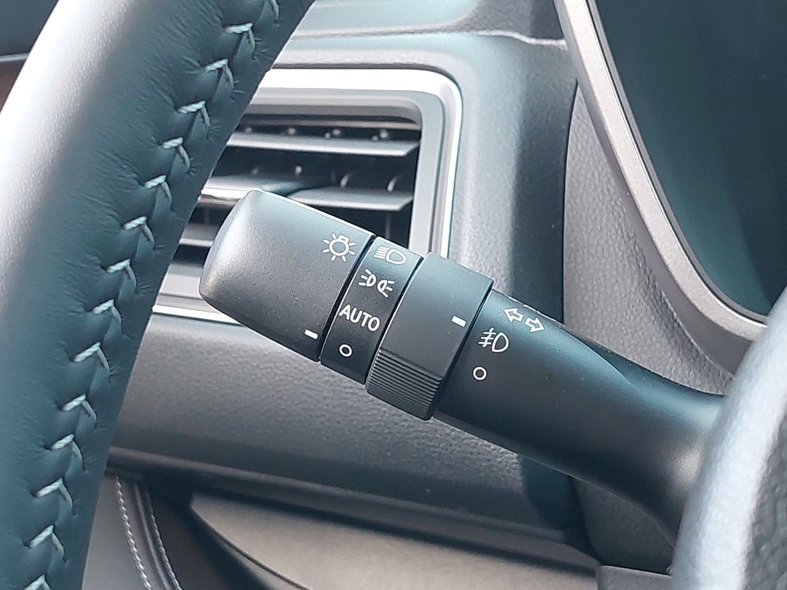 2025 Subaru Ascent Touring - Photo 28