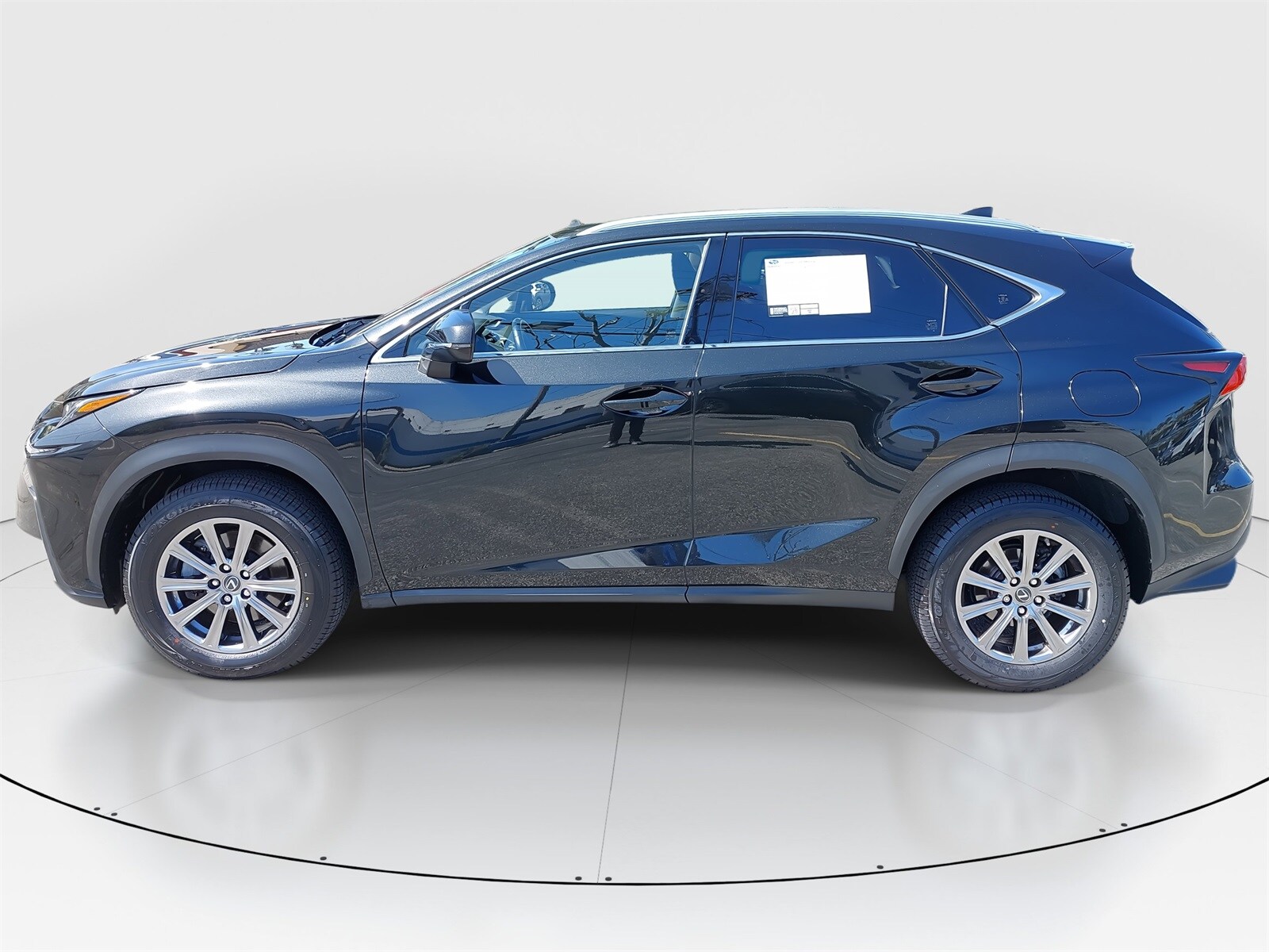 2019 Lexus NX 300 Luxury photo 4
