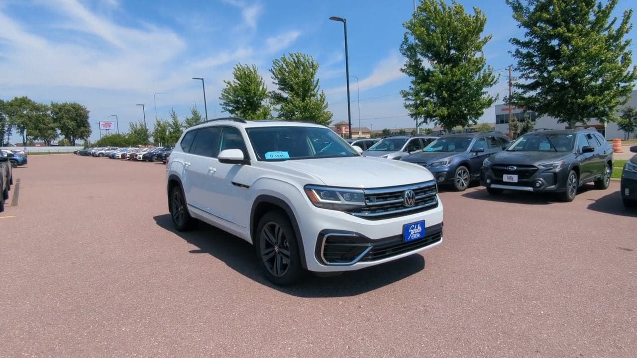 Used 2021 Volkswagen Atlas SE w/Tech R-Line with VIN 1V2RR2CA8MC539496 for sale in Sioux Falls, SD