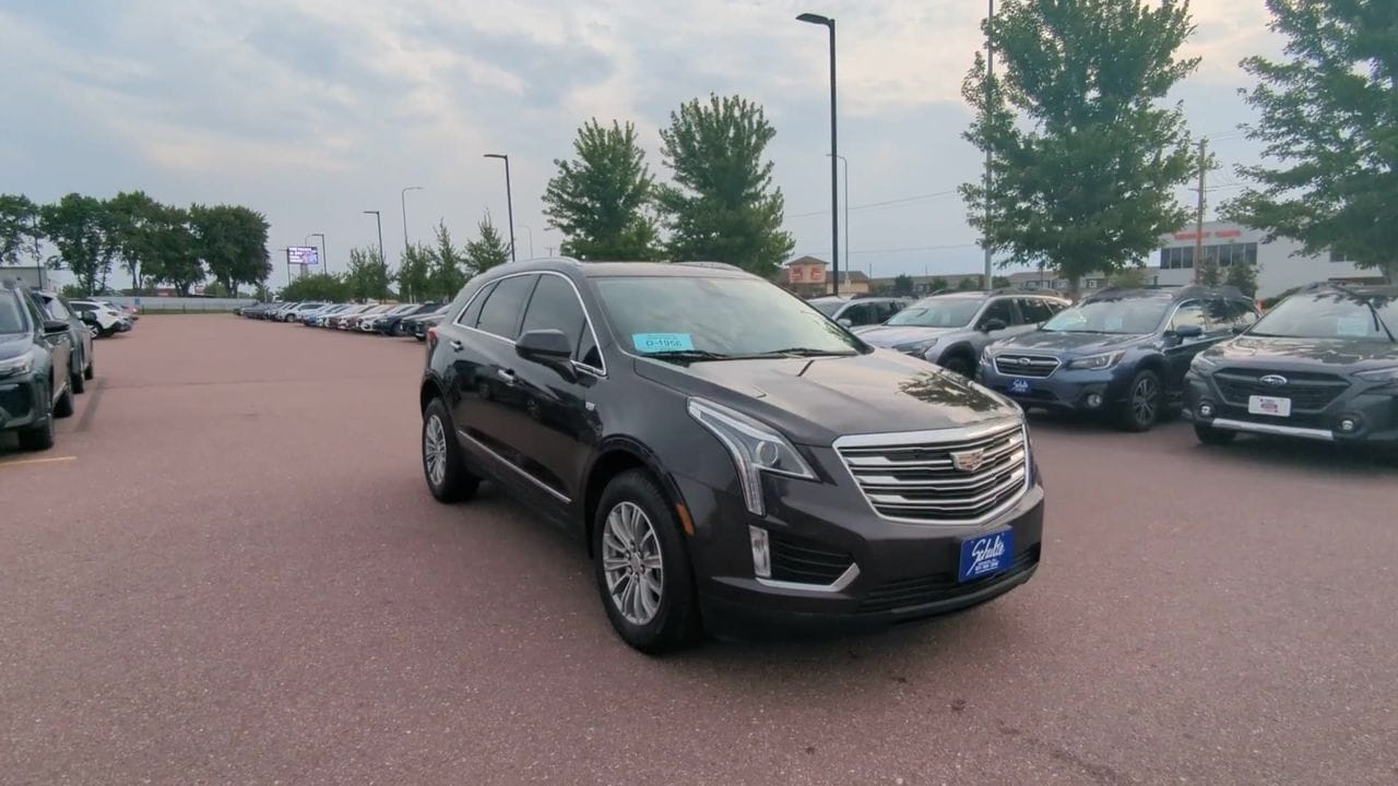 Used 2018 Cadillac XT5 Luxury with VIN 1GYKNDRSXJZ161209 for sale in Sioux Falls, SD