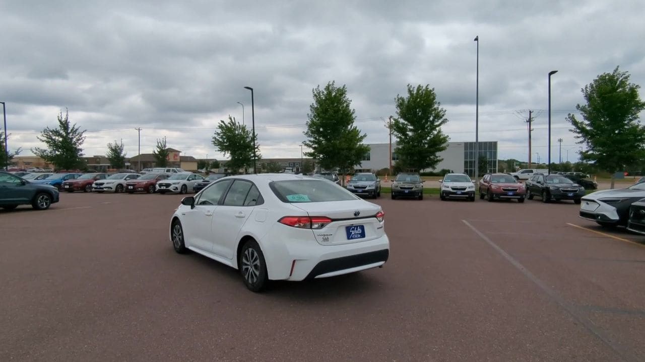 Used 2020 Toyota Corolla LE with VIN JTDEBRBE6LJ014450 for sale in Sioux Falls, SD