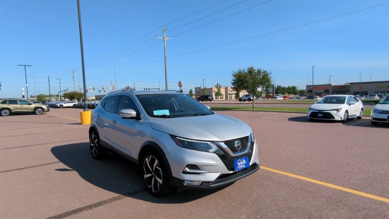 Used 2021 Nissan Rogue Sport SL with VIN JN1BJ1CW0MW453293 for sale in Sioux Falls, SD