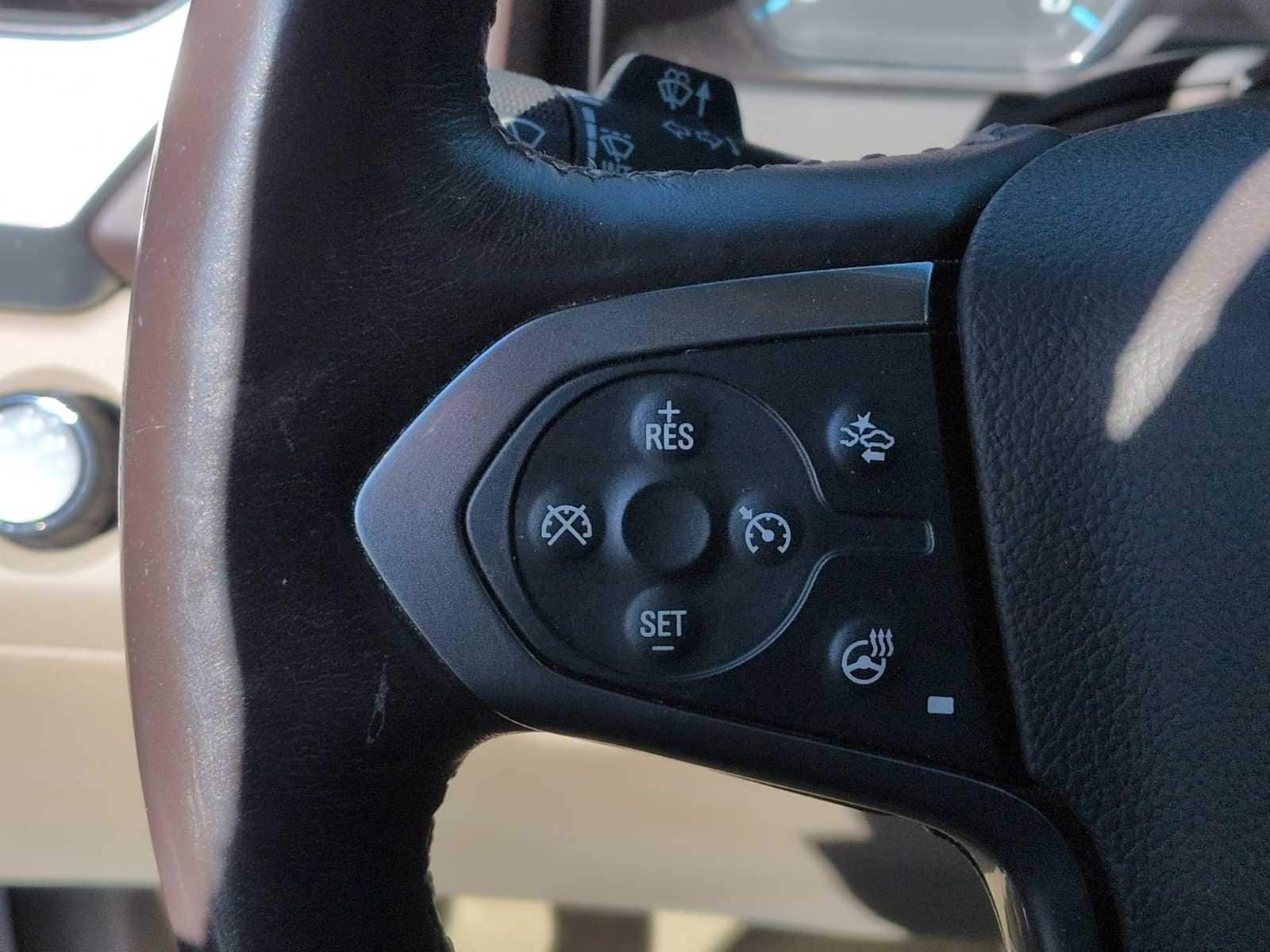 Thumbnail: 2016 Chevrolet Tahoe - 25