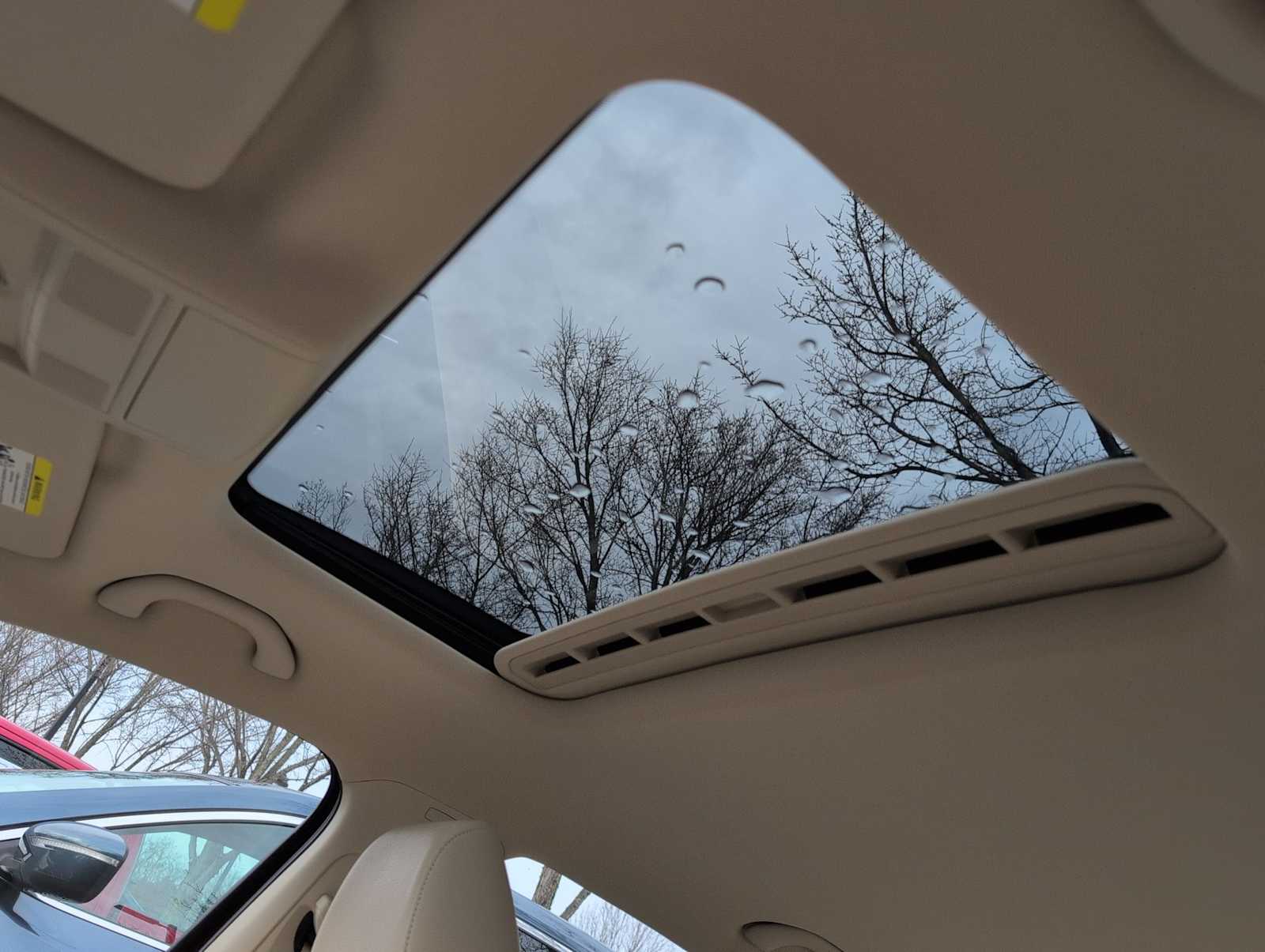 Thumbnail: 2013 Volkswagen Passat - 19