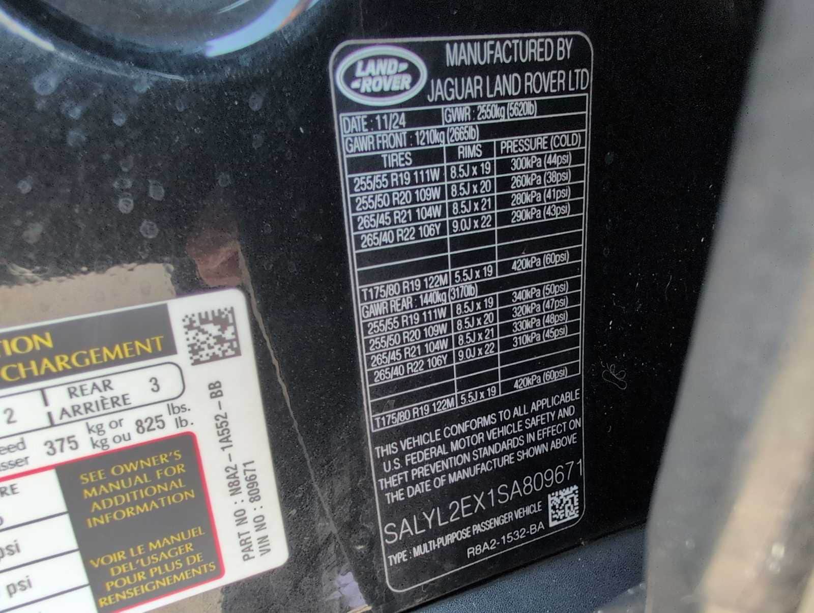 Thumbnail: 2025 Land Rover Range Rover Velar - 36