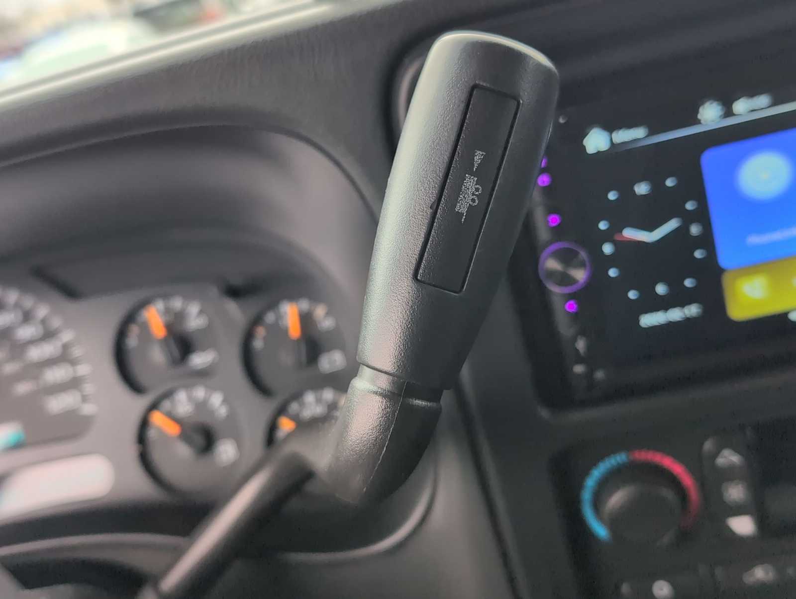 Thumbnail: 2005 Chevrolet Suburban - 26