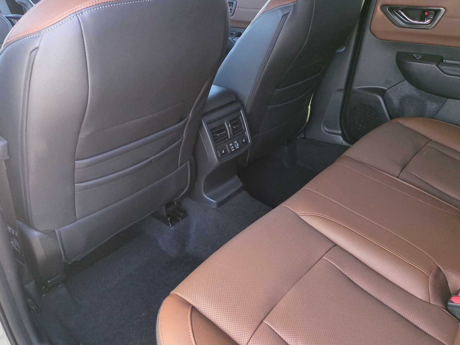 Thumbnail: 2026 Subaru Outback - 18