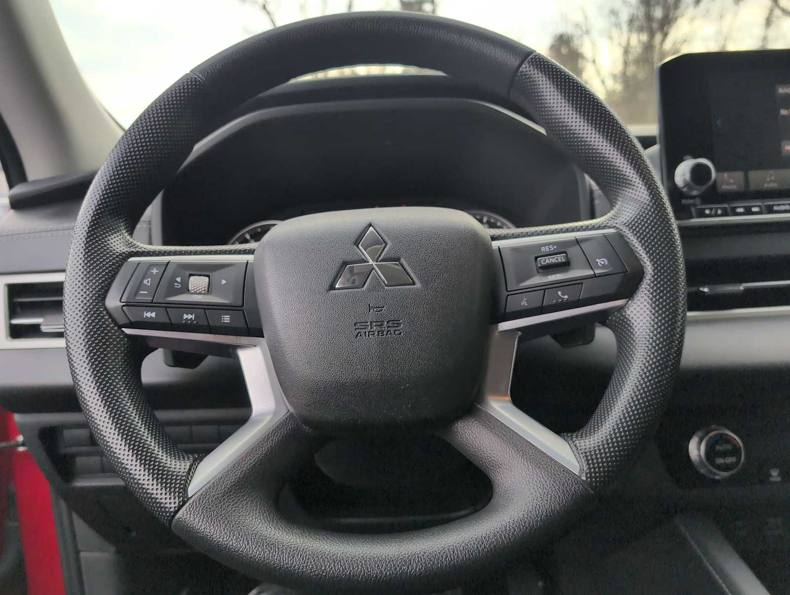 Thumbnail: 2022 Mitsubishi Outlander - 22