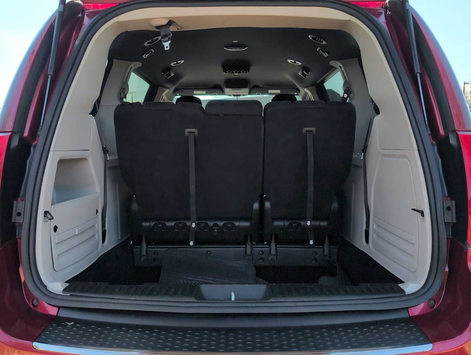 Thumbnail: 2015 Dodge Grand Caravan - 30