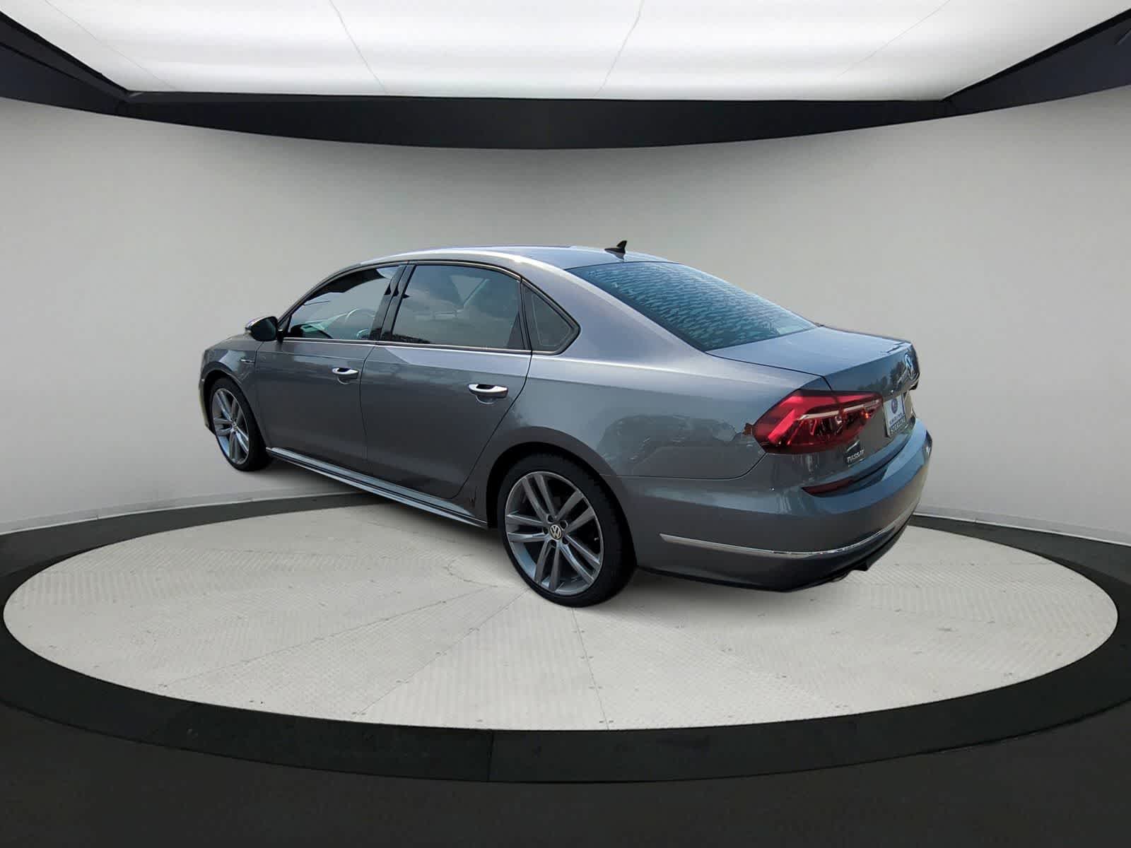 Thumbnail: 2018 Volkswagen Passat - 6