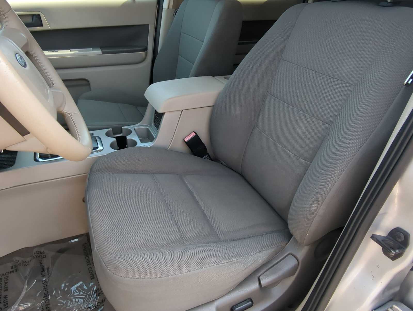 Thumbnail: 2010 Ford Escape - 16