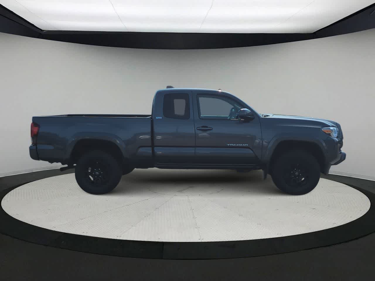 Thumbnail: 2022 Toyota Tacoma - 9