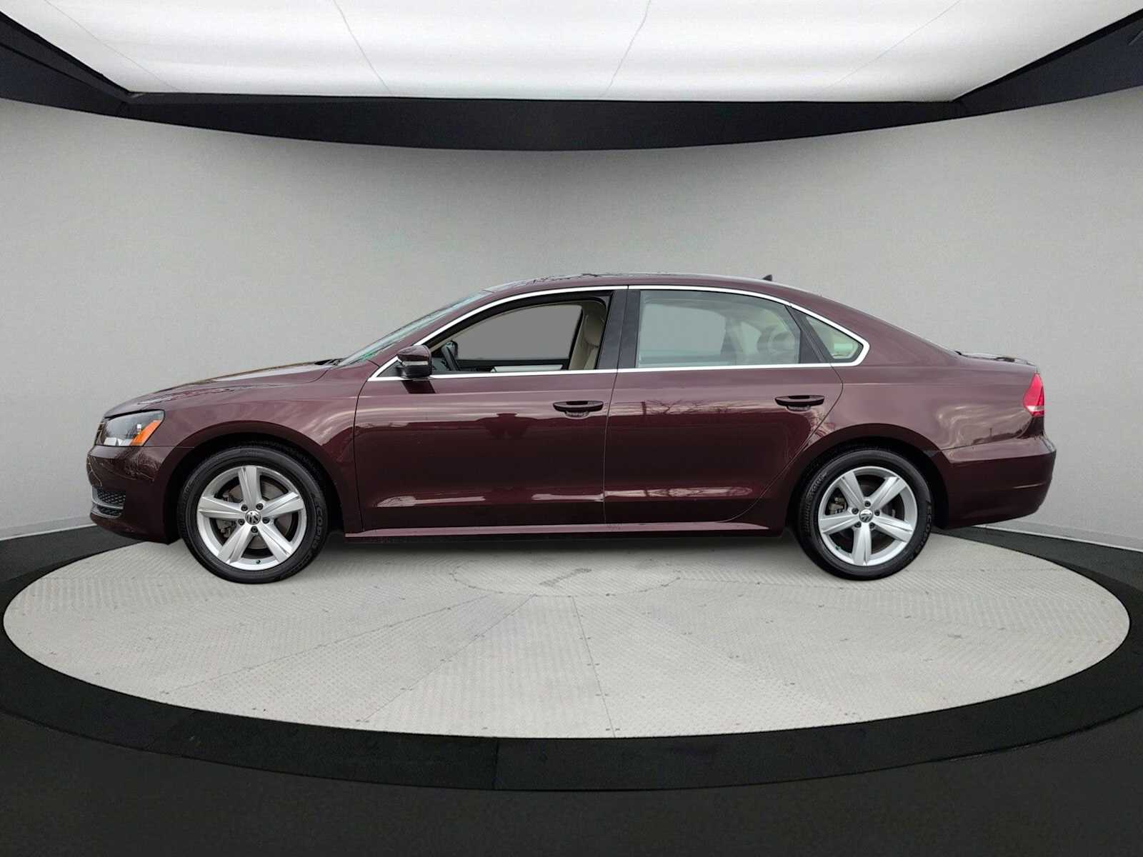 Thumbnail: 2013 Volkswagen Passat - 5