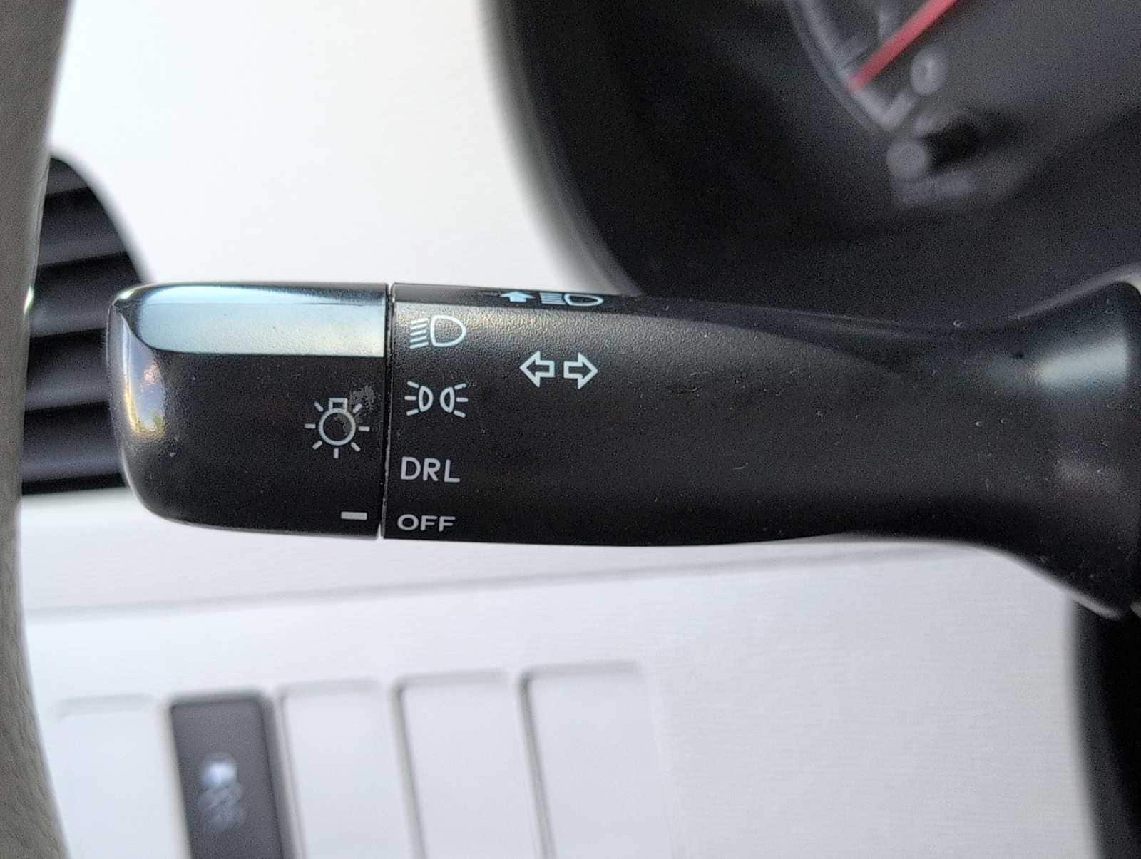 Thumbnail: 2014 Toyota Sienna - 25