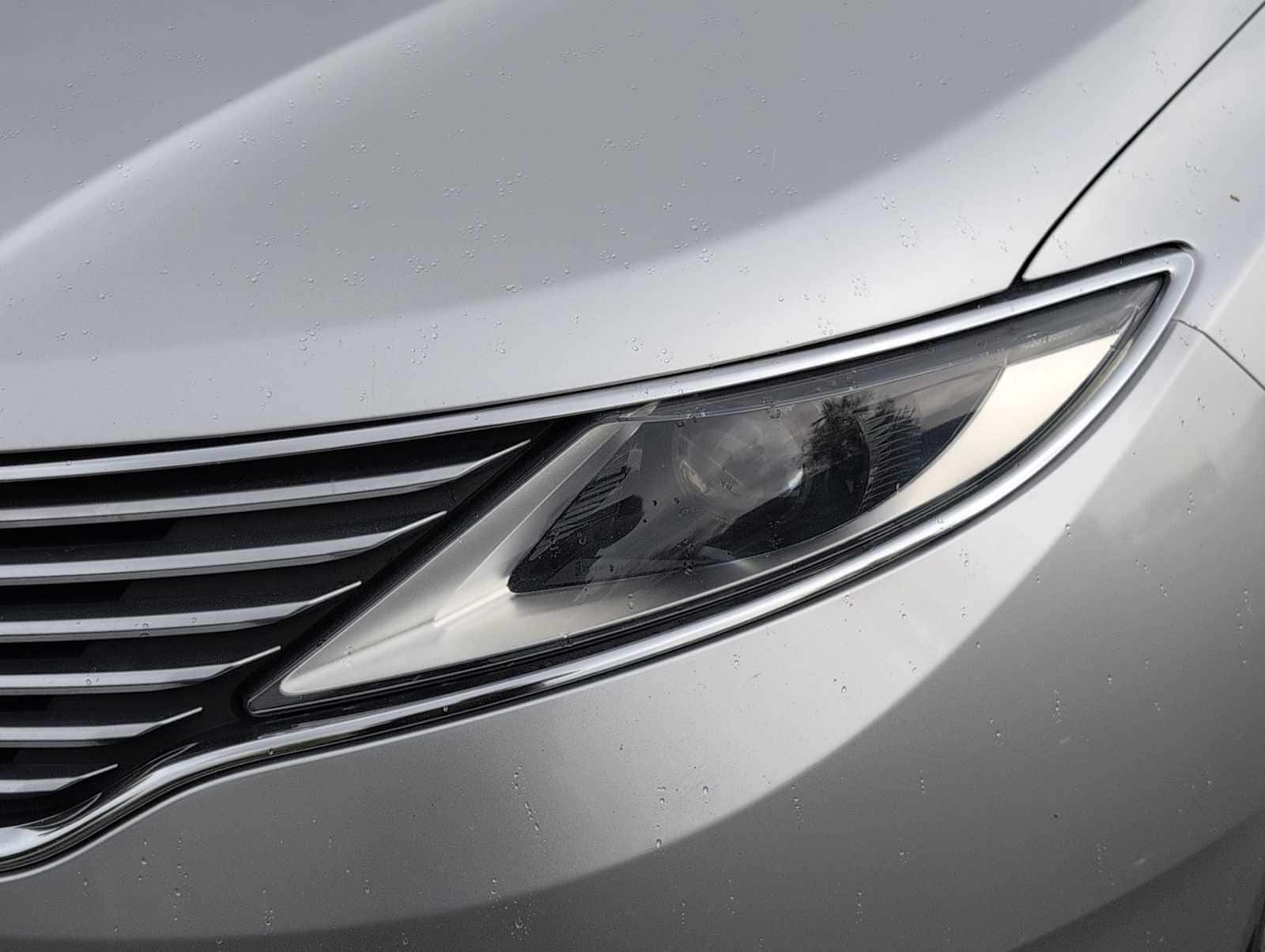 Thumbnail: 2014 Lincoln MKZ - 11